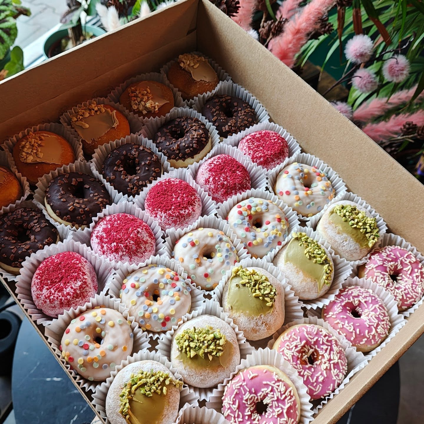 To już ostatnia chwila żeby zamówić nasze pyszne pączki na Tłusty Czwartek.
📩 catering@manufakturapizzyichleba.pl